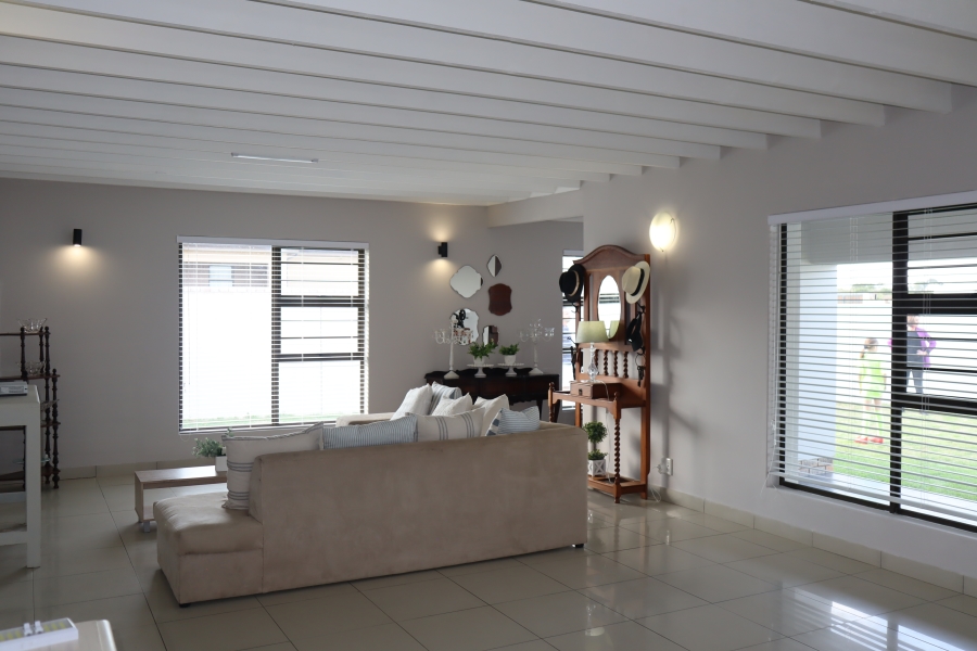 4 Bedroom Property for Sale in Fountains Estate Eastern Cape